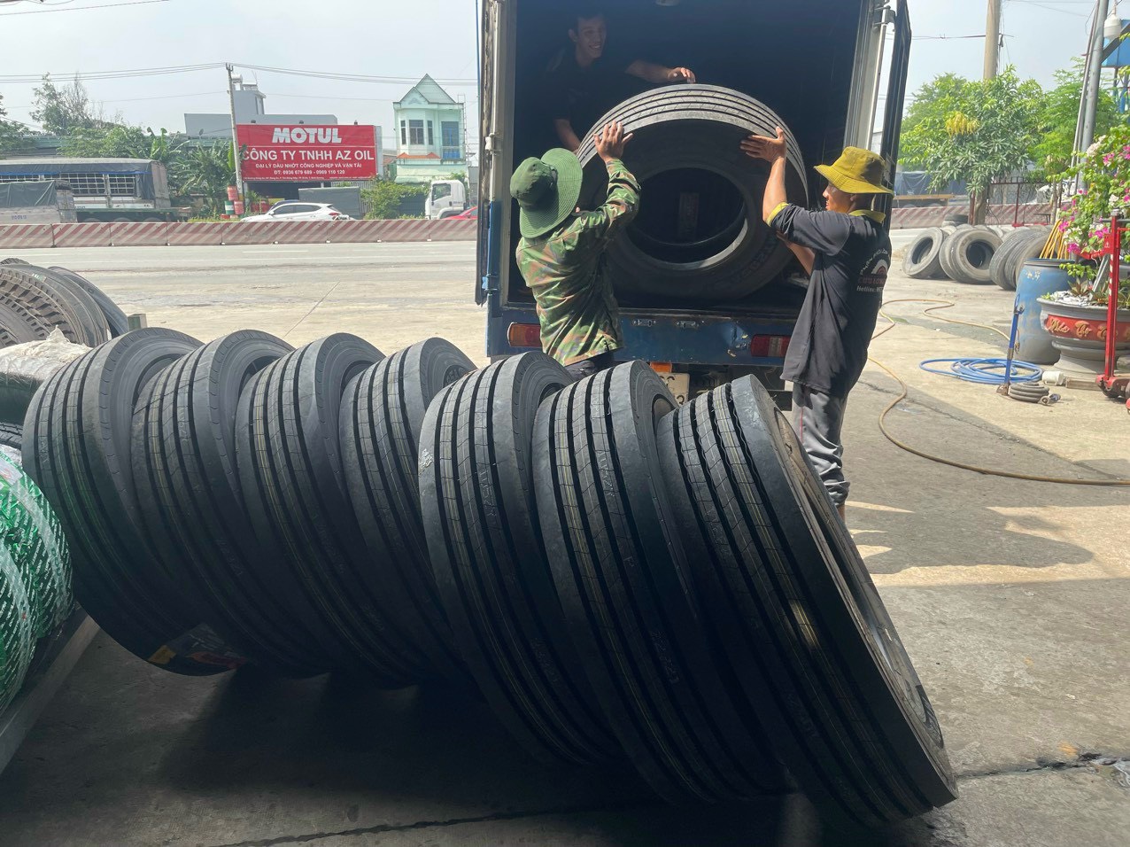 ĐỊA ĐIỂM VÁ VỎ XE NHANH NHẤT, CHẤT LƯỢNG NHẤT BÌNH DƯƠNG.